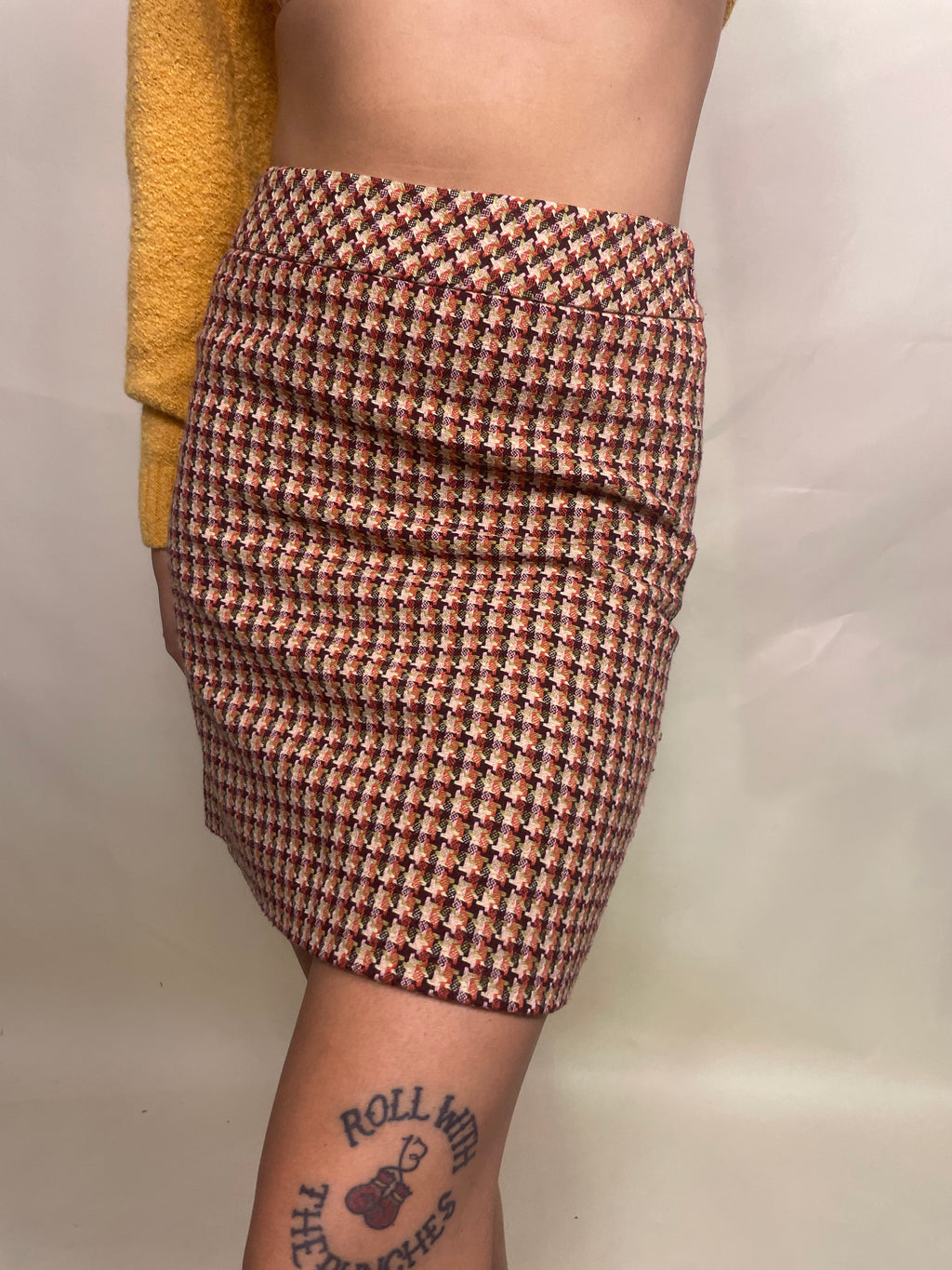 Houndstooth mini skirt, Size M