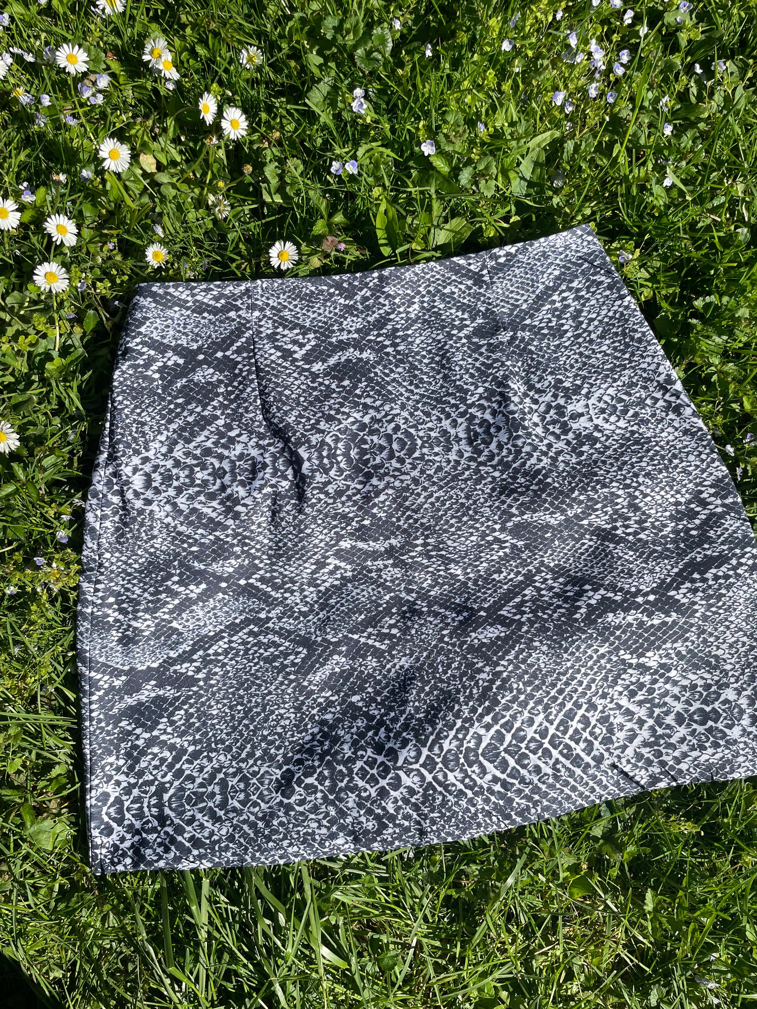 90s snakeskin mini skirt, Size 6